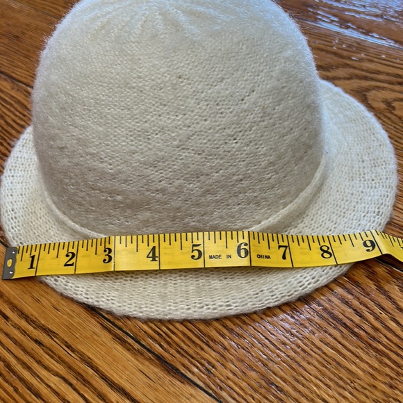 Arlin brand from Arlington Co. cream color hat. One size - Picture 6 of 7